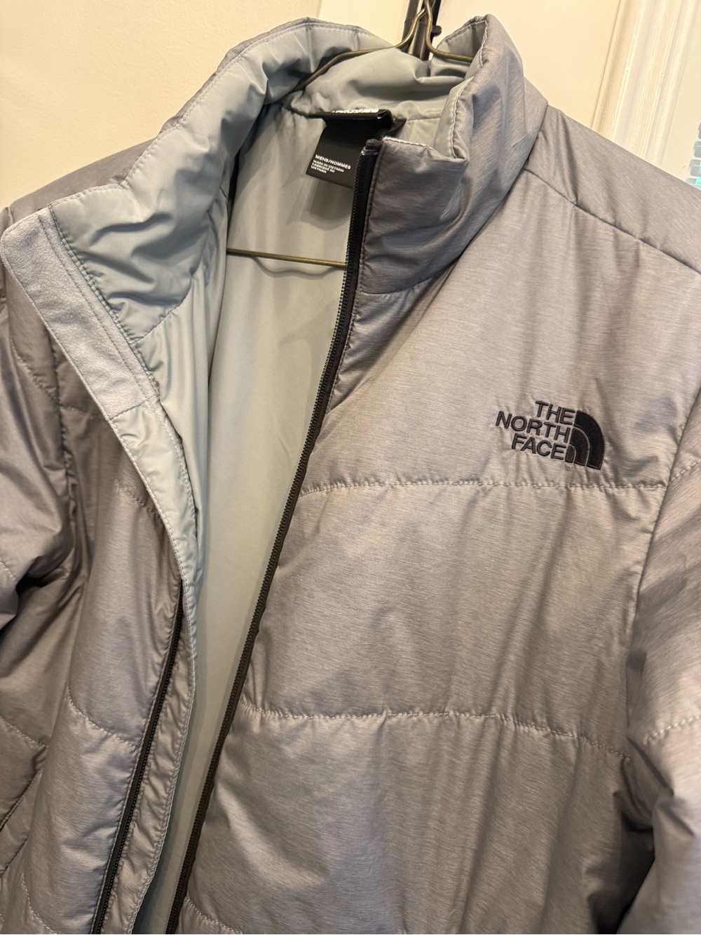 The North Face Men's Silver Gray Insulated Puffer Jacket - Picture 8 of 10